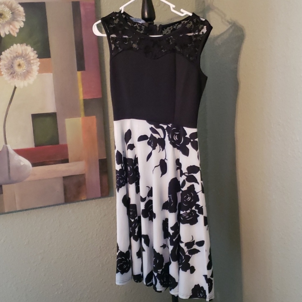 Dress - Picture 3 of 5